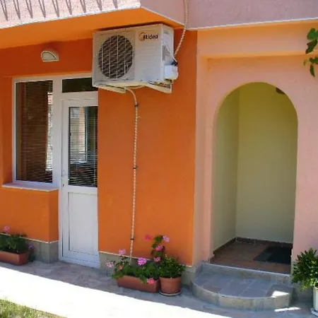 Alex Guest house *